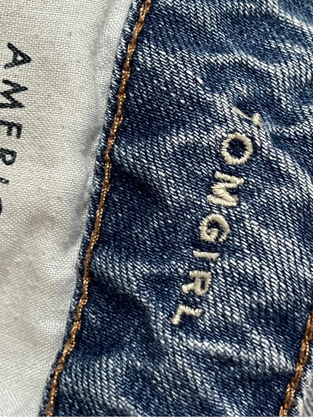 American Eagle Tomgirl Jeans Size 2 Regular Distressed Light Wash Boyfriend - Picture 6 of 6